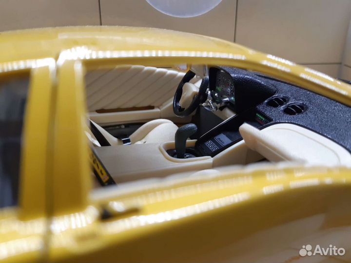 Коллекционная модель Lamborghini Diablo 1:18