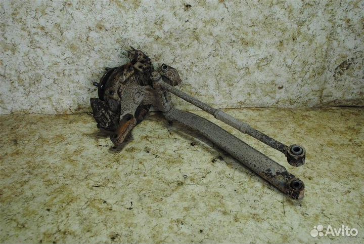 Кулак задний левый Sportage 2 Tucson 1 2WD