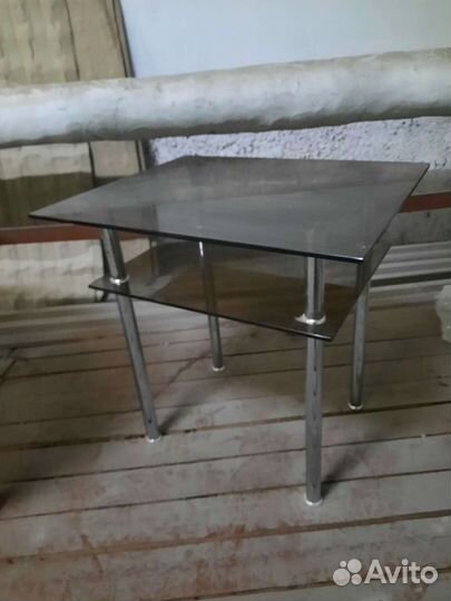 Стол стеклянный
