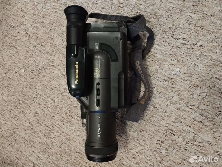 Видео камера Panasonic G220