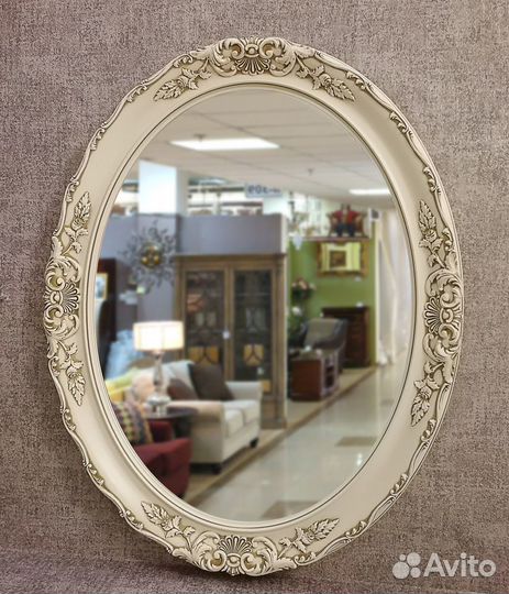 Зеркало овальное в красивой раме под бронзу