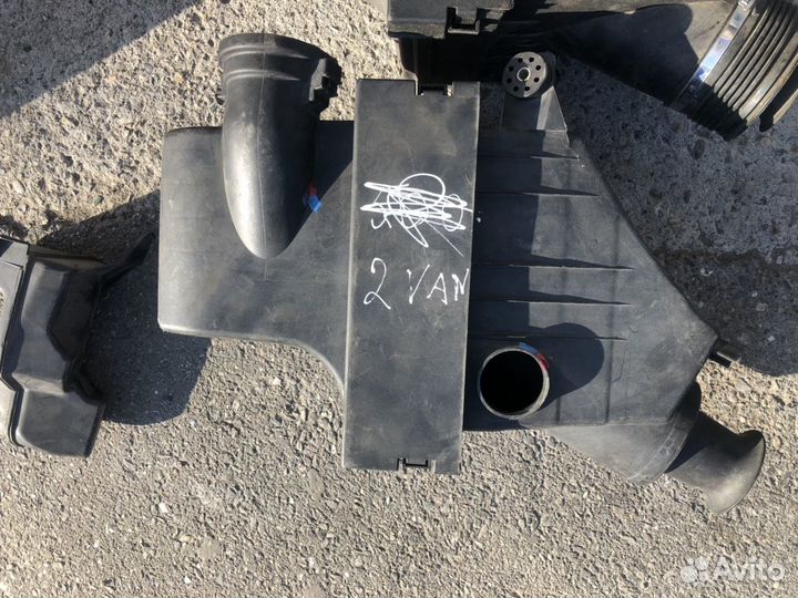 Корпус воздушного фильтра на Бмв 5E39