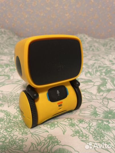 Игрушка робот