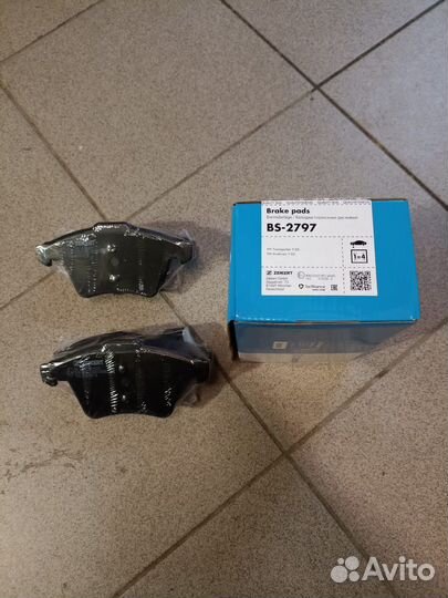 Передние тормозные колодки VW Multivan Transporter