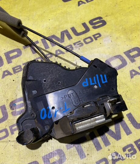 Замок передней правой двери Toyota Corolla E120