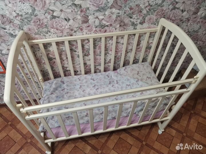 Детская кроватка качалка