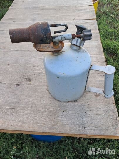 Бинзиновая паяльная лампа