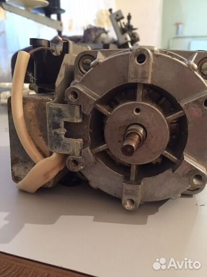 Электродвигатель на УАЗ 452(дворников)