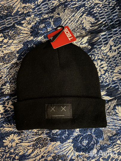 Шапка черная
