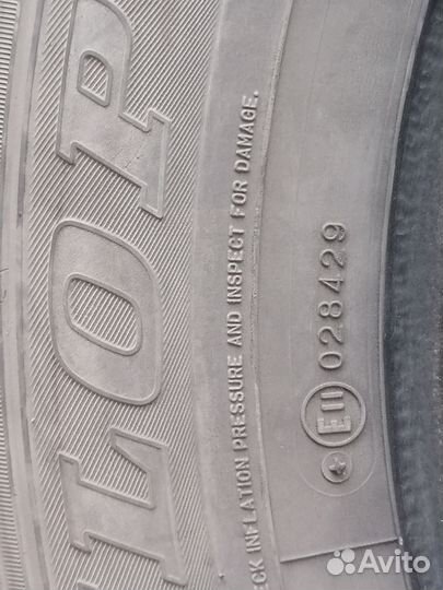 Dunlop SP Winter Ice 01 215/65 R16 102