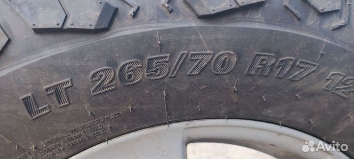 Kumho Road Venture MT 834 265/70 R17