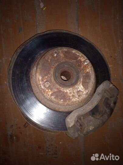 Суппорт передний Nissan Primera P11