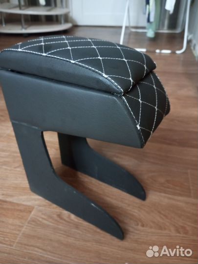 Подлокотник