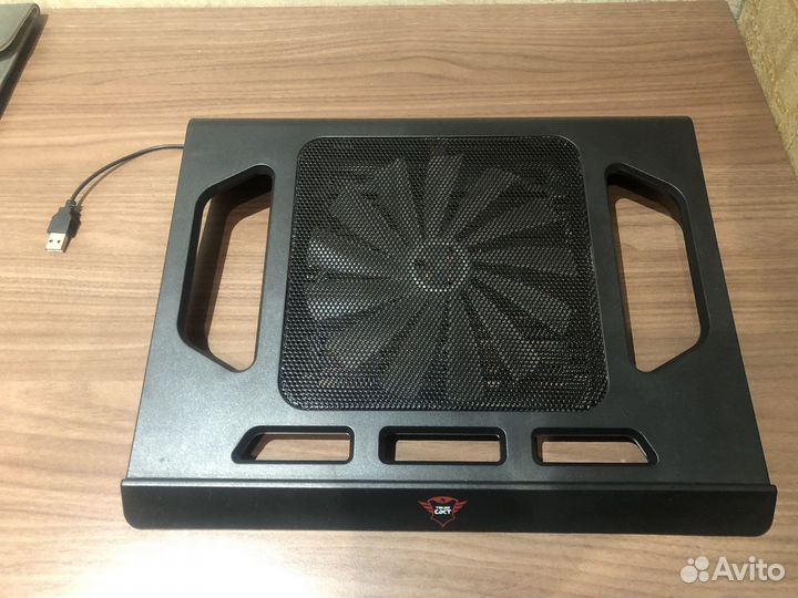 Подставка с охлаждением для ноутбука