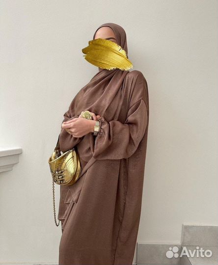 Платье с шарфом