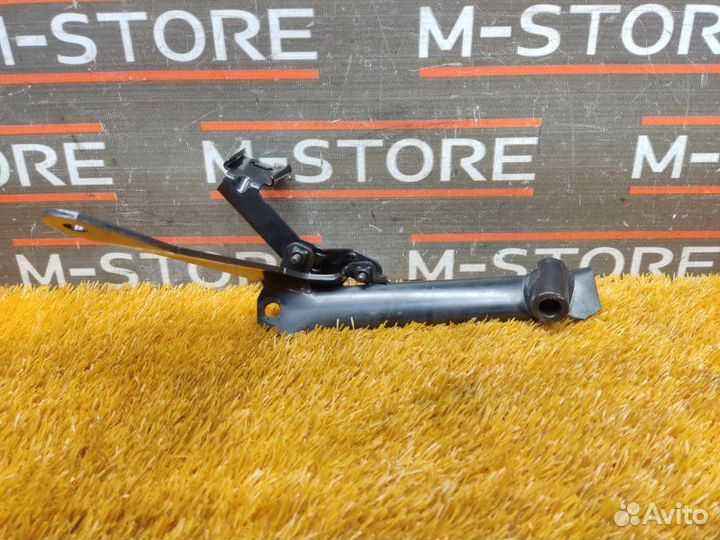 Кронштейн Volvo Xc90 C95 B6324S5 2008