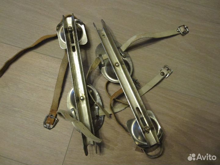 Накладки на обувь для обучения катанию на коньках