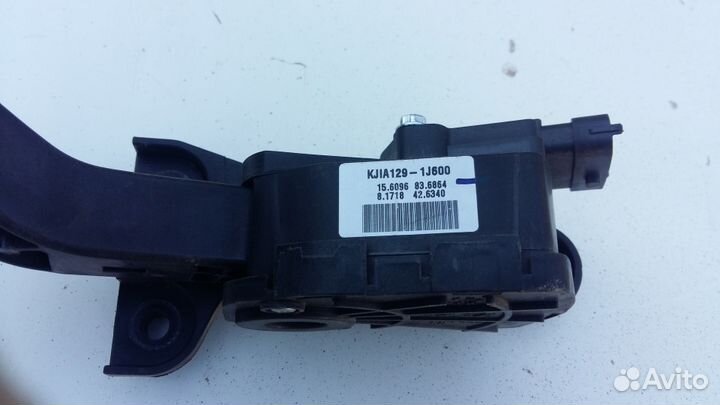 Педаль газа Hyundai Solaris G4FC 35190-4A700