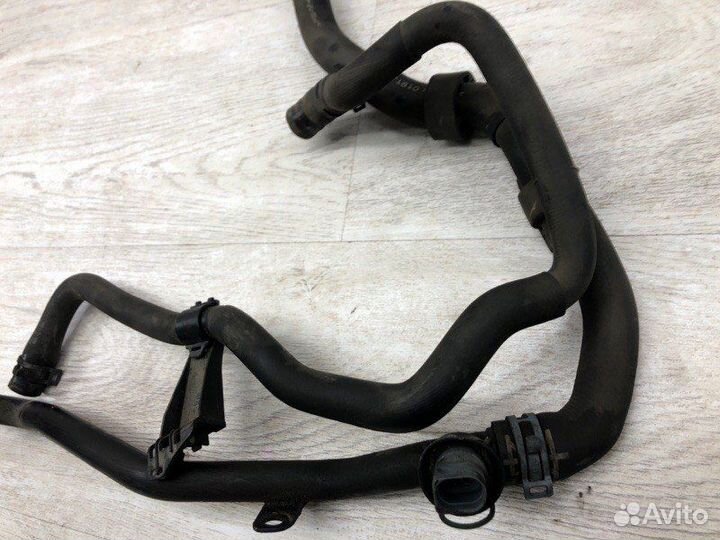 Патрубок системы охлаждения Volkswagen Golf