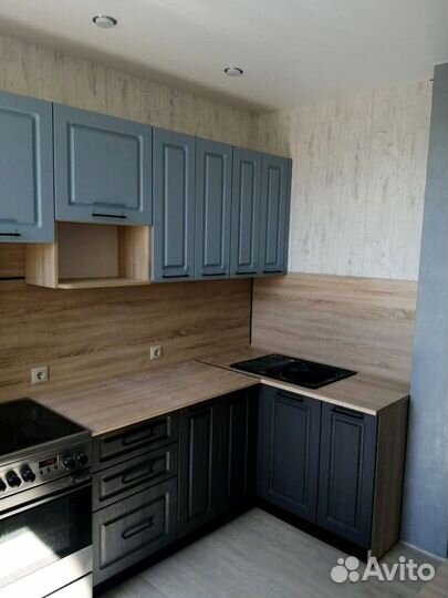 Кухонный гарнитур в стиле хай тек