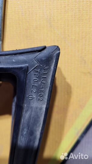 Уплотнитель перед проема стекла двери Nissan teana