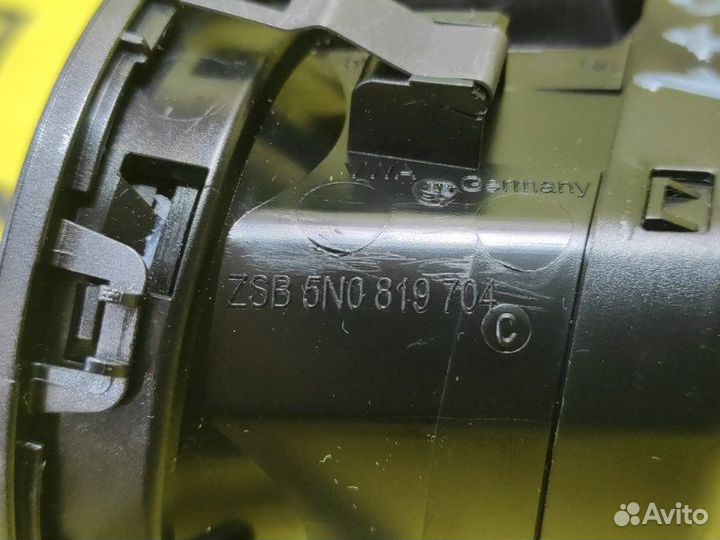 Дефлектор воздушный передний правый Volkswagen