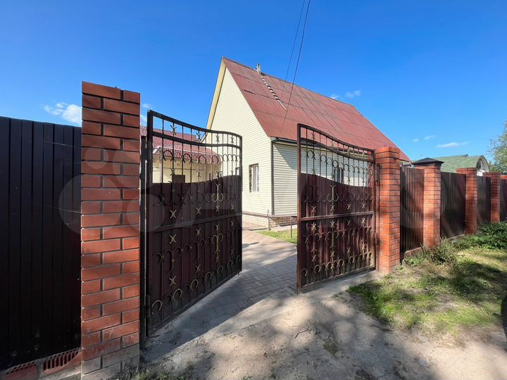 Дом 177,9 м² на участке 10,5 сот.