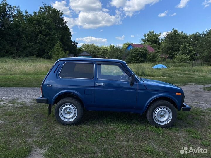 LADA 4x4 (Нива) 1.7 МТ, 2002, 200 000 км