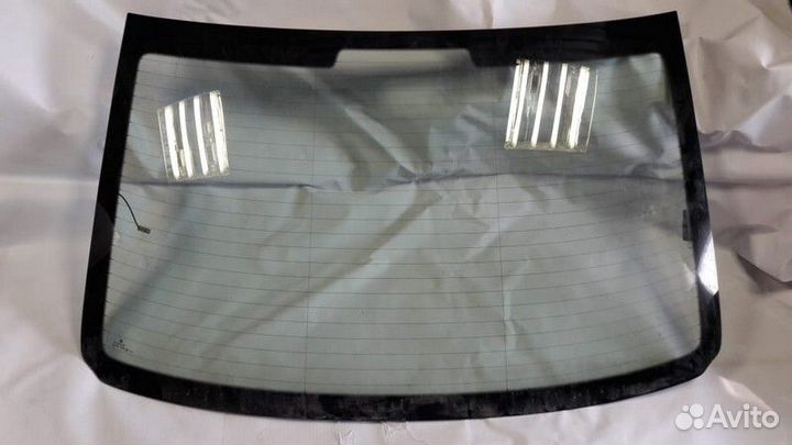 Стекло заднее Volkswagen Passat B6 BVY 2.0 2006