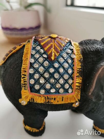 Статуэтка слон