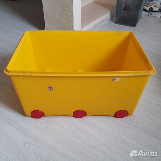 Ящик для игрушек на колесах