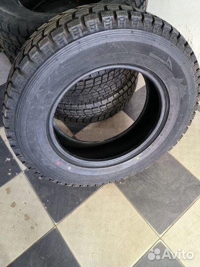 Maxxis SS-01 Presa SUV 215/70 R16 100Q