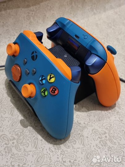 2 xbox wireless controller + докстанция