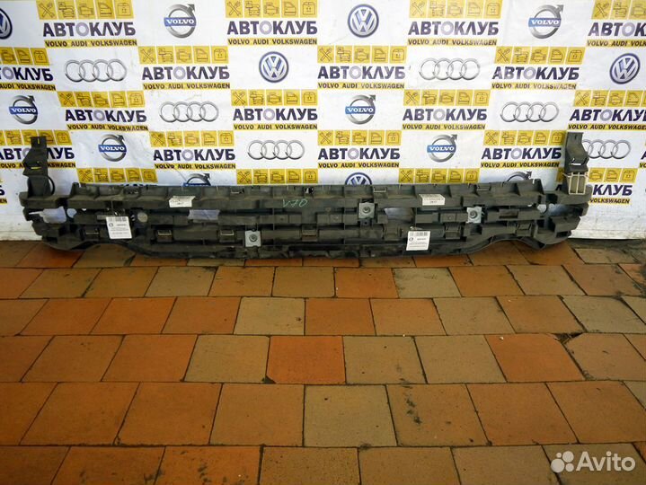 Усилитель заднего бампера Вольво XC70 V70