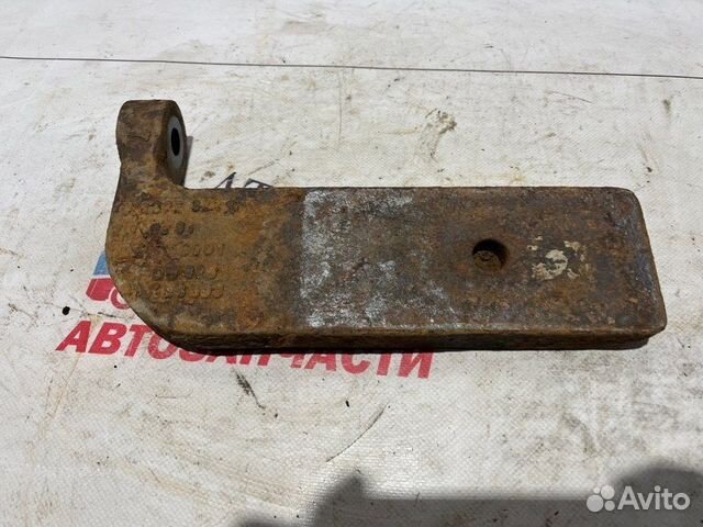 Кронштейн Рессоры передний левый Mercedes-Benz