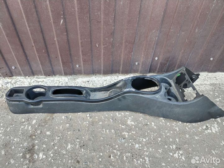 Консоль центральная Renault Duster 1