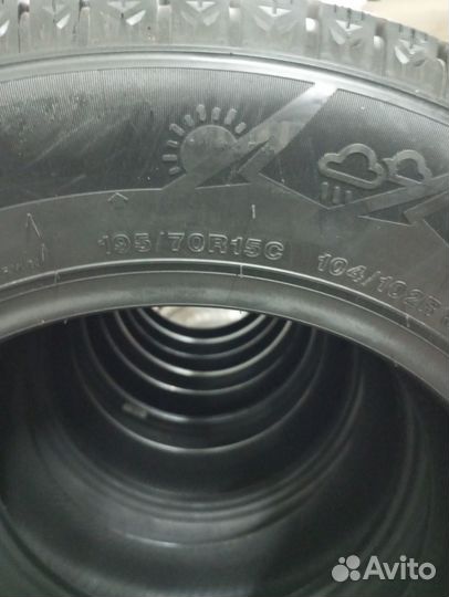 Royal Black Royal Van 195/70 R15 104