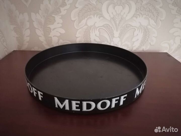 Столовая посуда. Поднос. Мерные стаканы