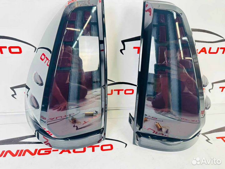 Стоп - сигналы Toyota Land Cruiser Prado 120