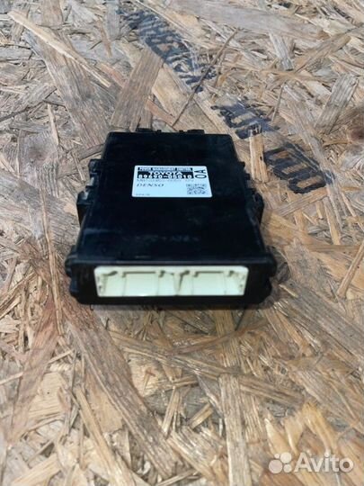 Блок питания Toyota Avensis универсал D4D 2010