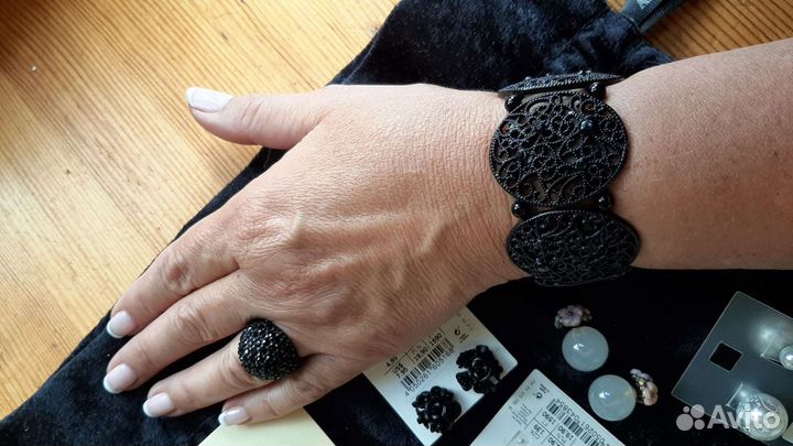 Серьги, кольца, браслет, брошь