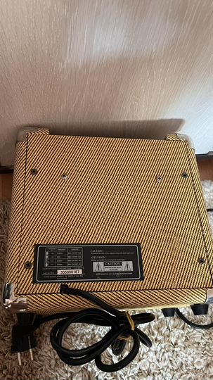 Гитарный комбоусилитель 10 ватт