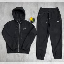 Спортивный костюм мужской Nike