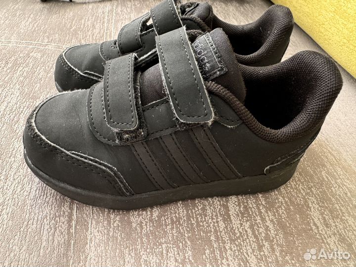 Кроссовки adidas