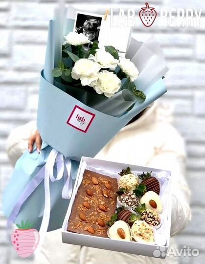 Клубника в шоколаде, букеты из клубники