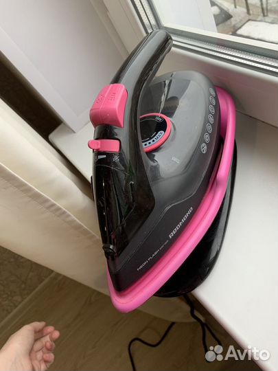 Беспроводной утюг redmond