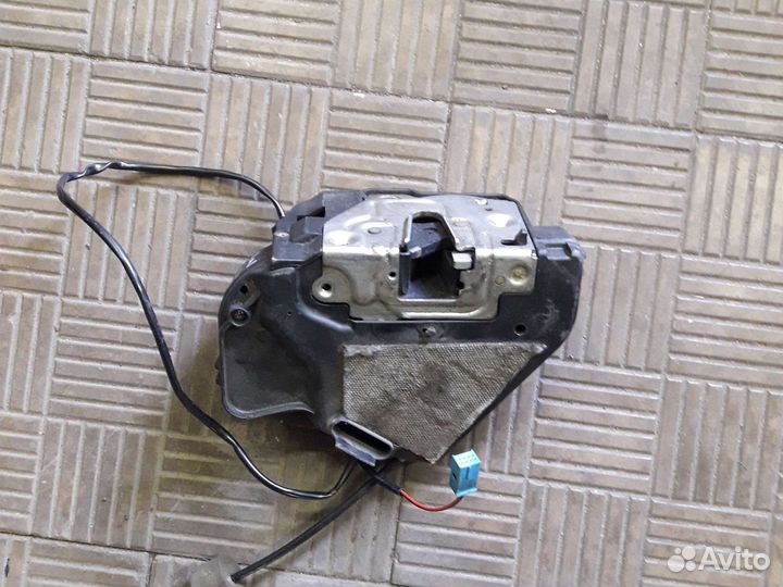 Замок задний левый Mercedes W211