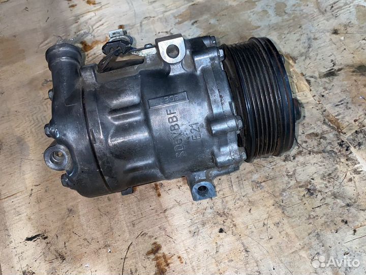 Компрессор кондиционера Opel GM 24421642