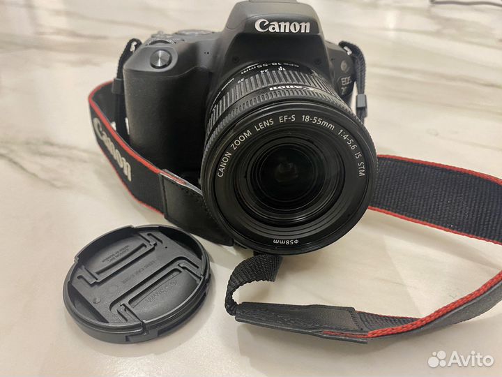 Зеркальный фотоаппарат Canon EOS 200D Kit