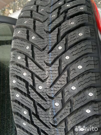 Nokian Tyres Hakkapeliitta 8 SUV 255/55 R20 110T